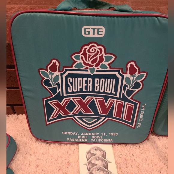 Super Bowl XXVII Stadium Giveaway Seat Cushions - Picture 5 of 12